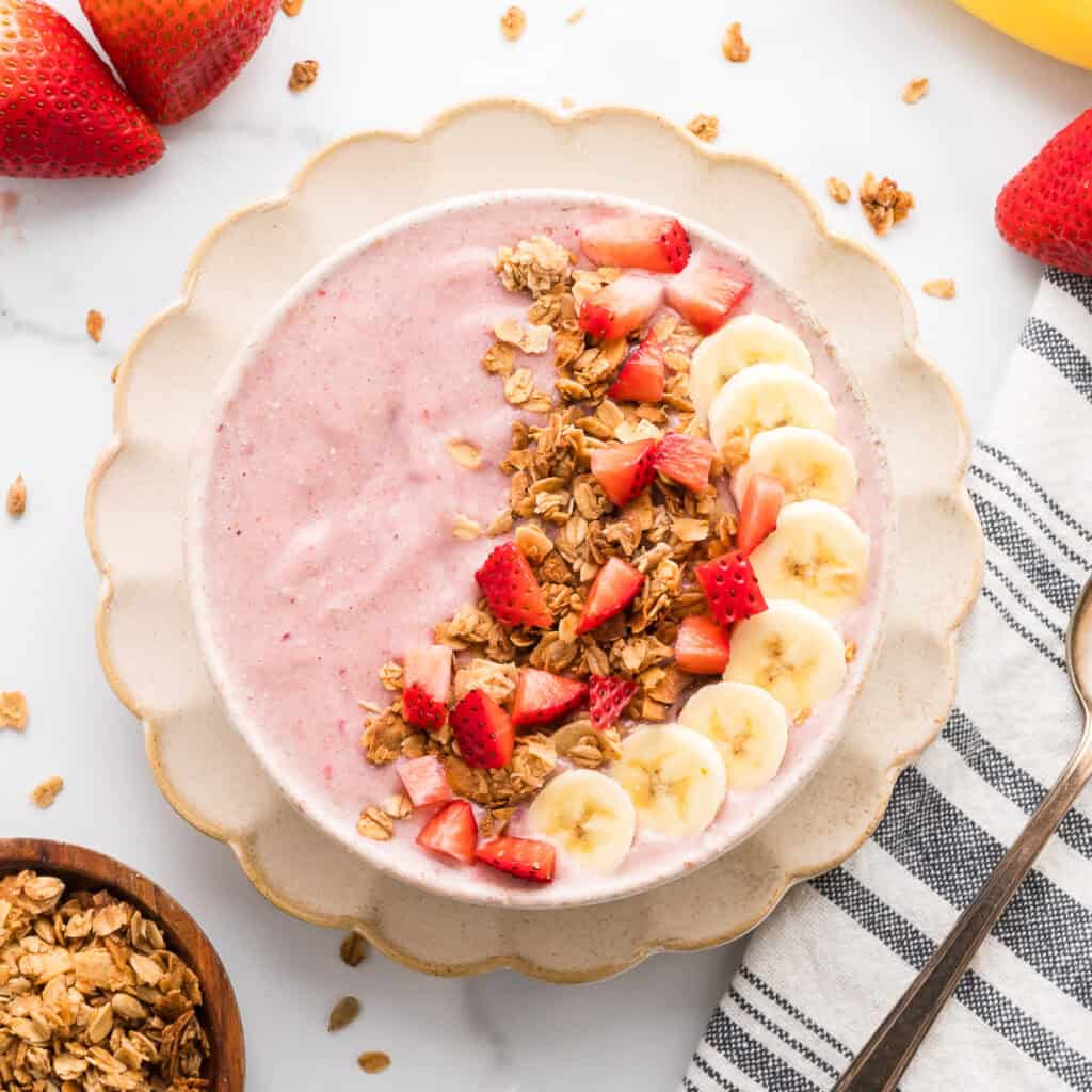 Strawberry Banana Smoothie Bowl